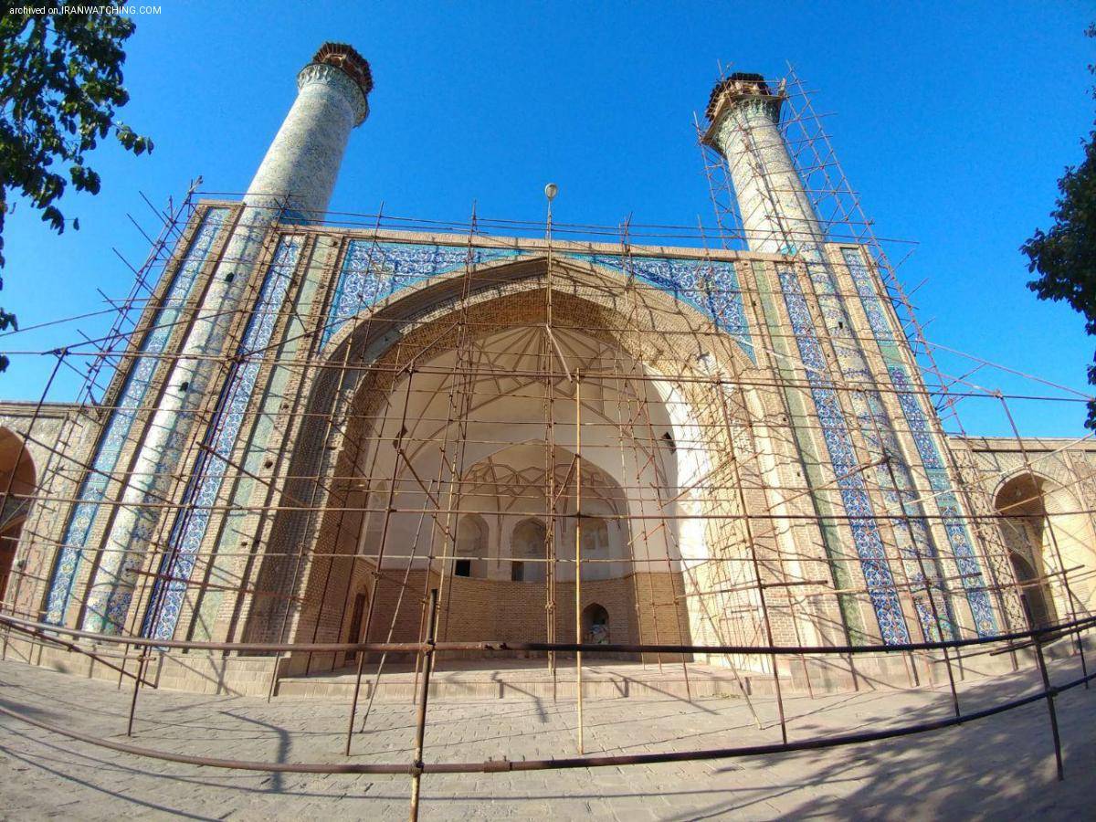 مسجد جامع قزوین - داربست هایی که برای مرمت کاشیکاری ها در مسجد جامع قزوین نصب شدن - عکس: الهام ابراهیمی